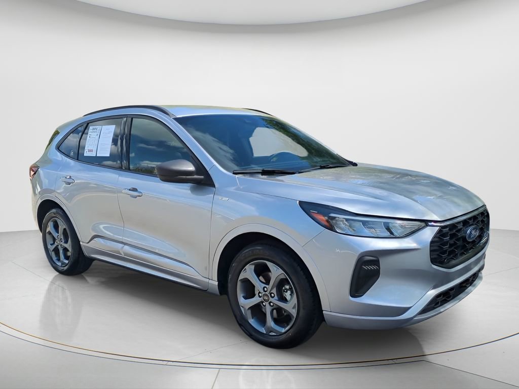 Used 2024 Ford Escape ST-Line w/ Cold Weather Package image 7