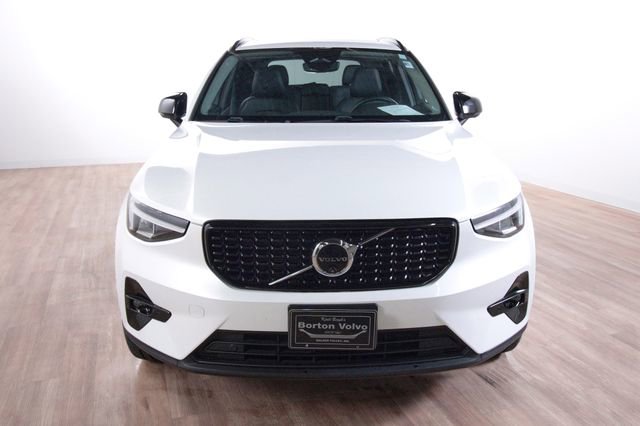 Certified 2025 Volvo XC40 B5 Ultra w/ Protection Package Premier AWD/4WD image 2