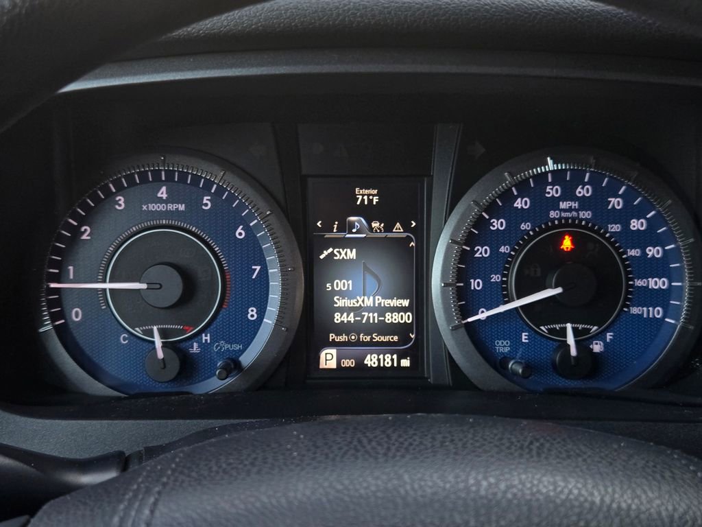 Used 2019 Toyota Sienna LE w/ Carpet Mat Package image 23