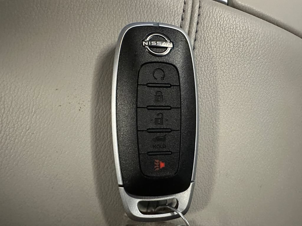 Used 2025 Nissan Murano SV AWD/4WD image 17