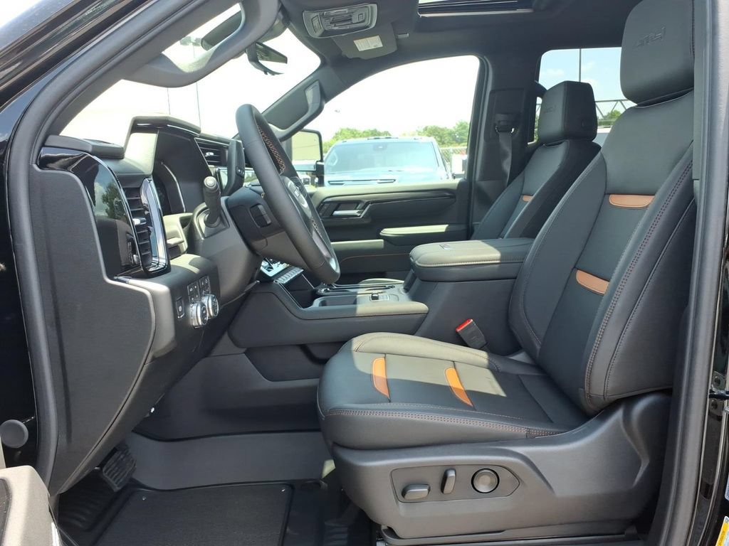 New 2026 GMC Sierra 2500 AT4 w/ Max Trailering Package AWD/4WD image 12