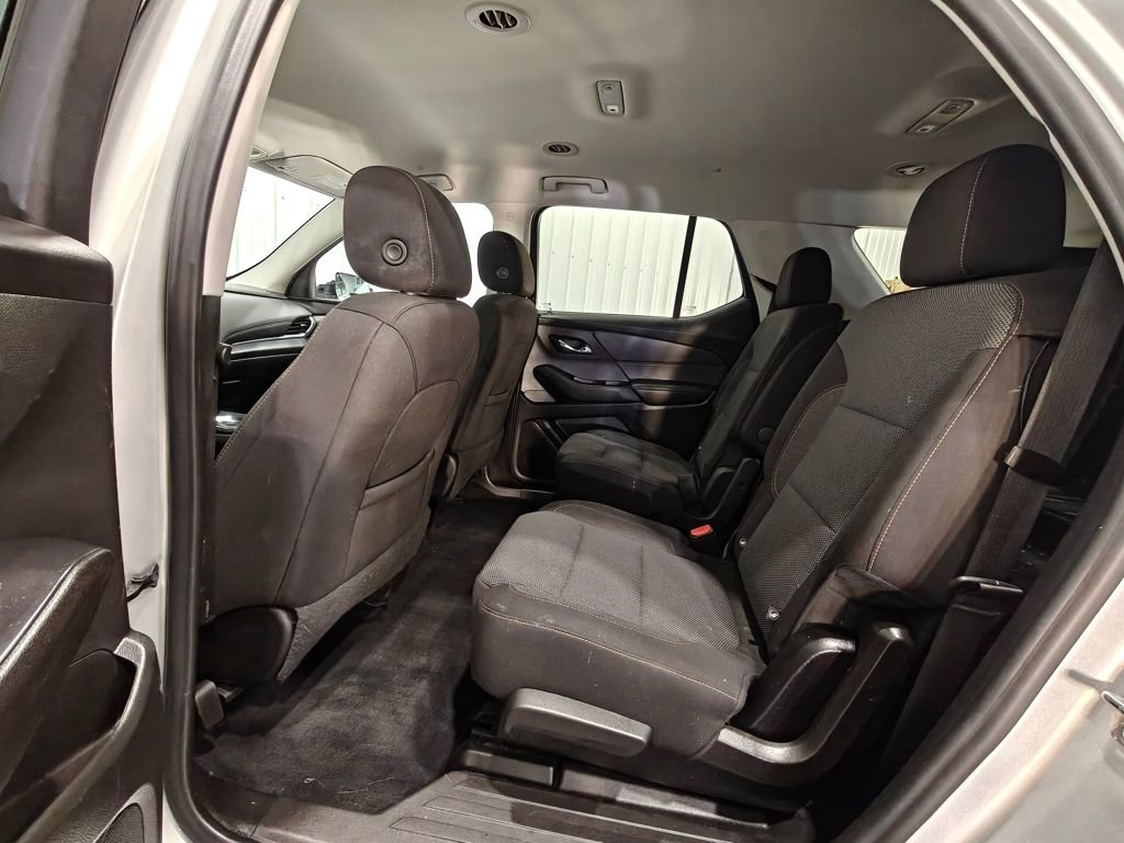 Used 2021 Chevrolet Traverse LT image 26