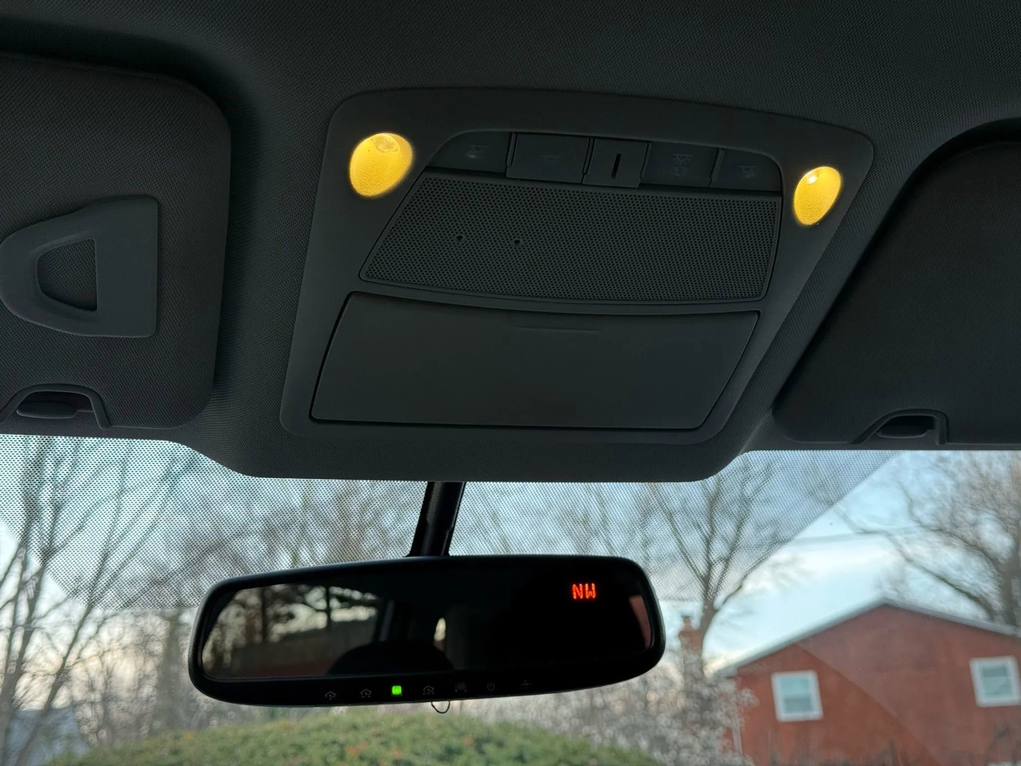 Used 2017 Nissan Rogue SV w/ SV Premium Package image 25