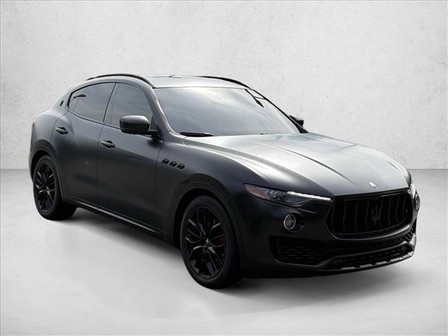 Used 2018 Maserati Levante GranLusso AWD/4WD image 4