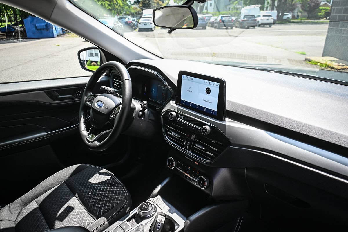 Used 2025 Ford Escape Active w/ Cold Weather Package AWD/4WD image 18