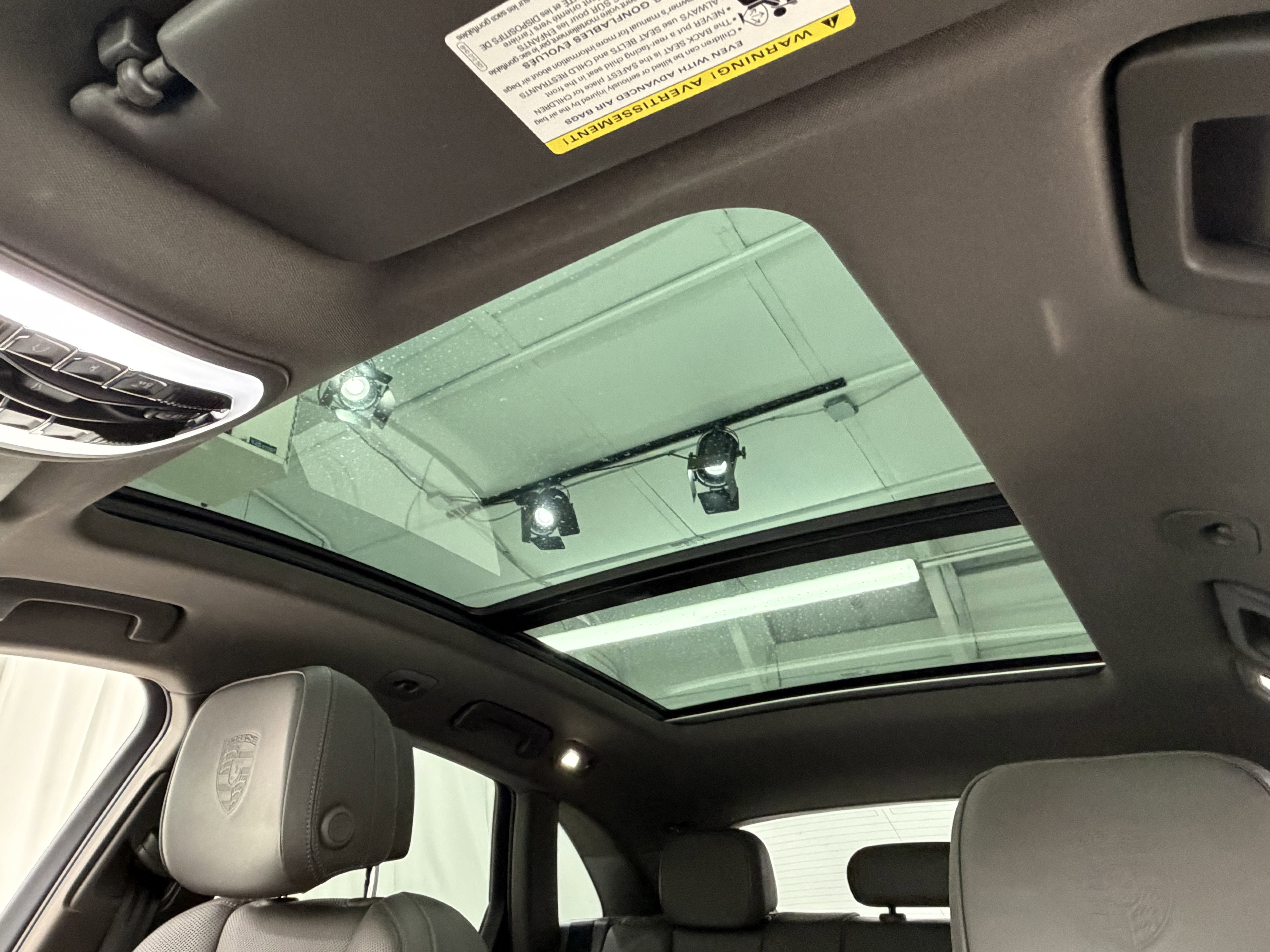 Certified 2023 Porsche Macan image 35