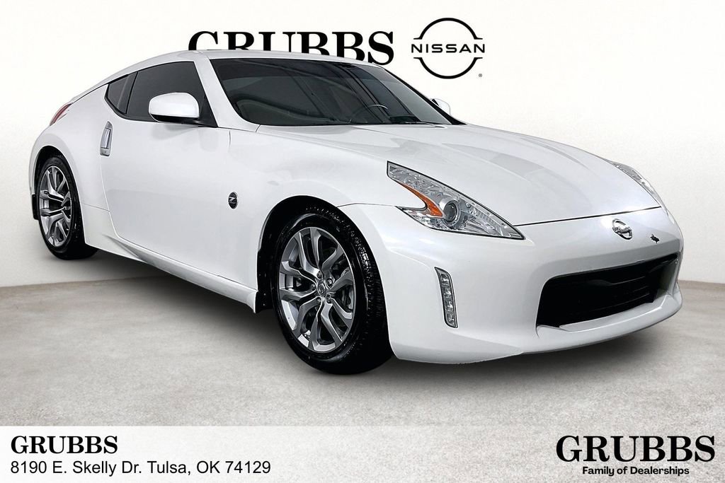 Used 2014 Nissan 370Z Coupe RWD image 1