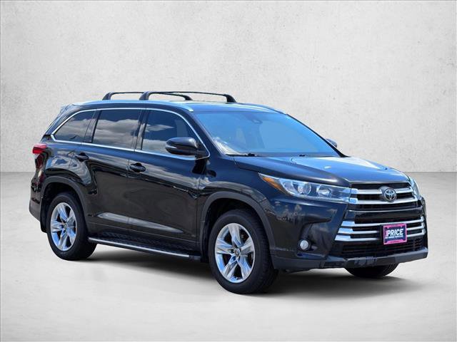 Used 2017 Toyota Highlander Limited FWD image 3