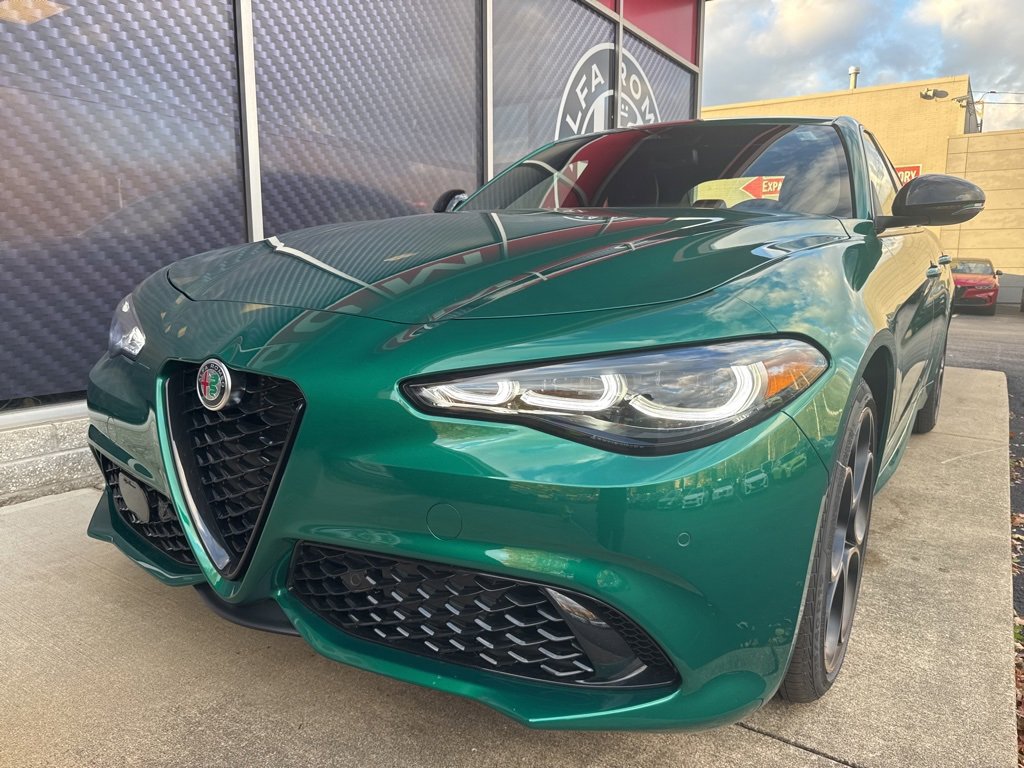 New 2025 Alfa Romeo Giulia AWD w/ Driving Assist Package image 10