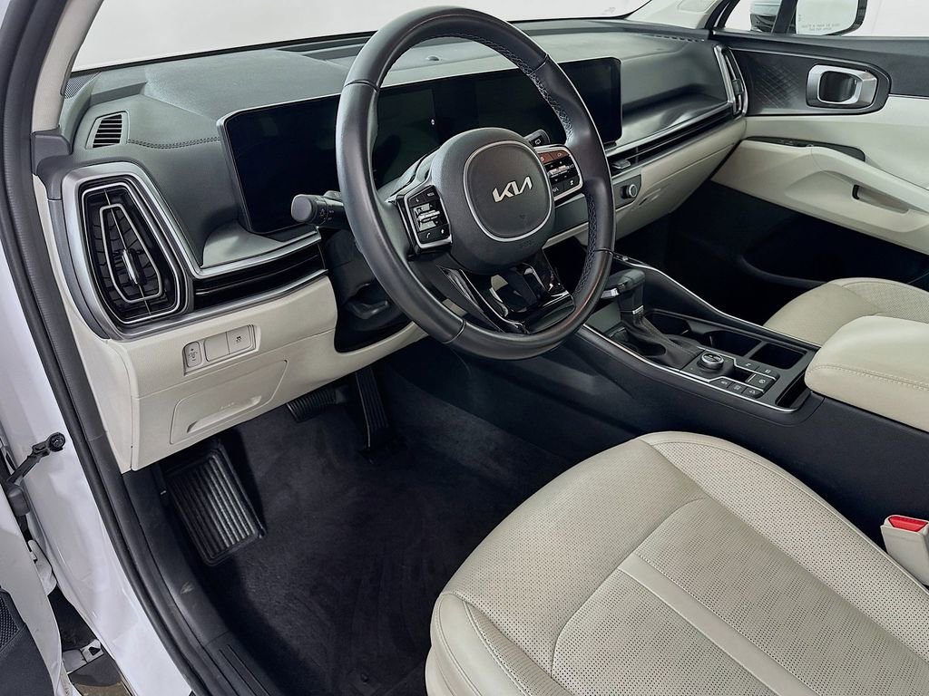 Certified 2025 Kia Sorento S image 20