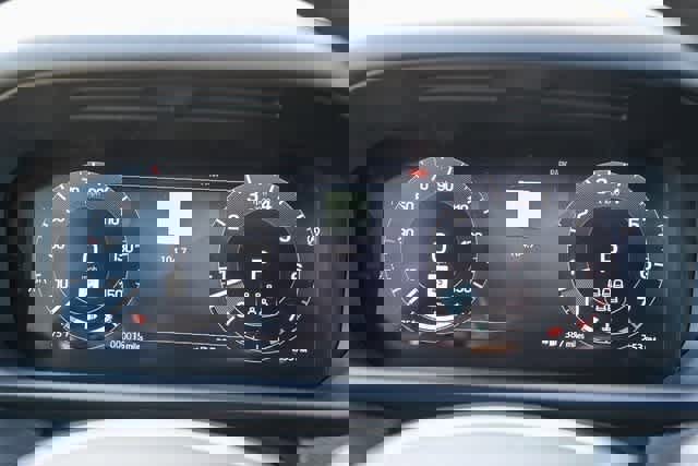 New 2025 Land Rover Discovery Dynamic SE image 25