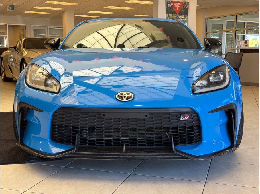 Used 2022 Toyota GR86 Premium w/ ALL Weather Mat Package (TMS) RWD image 2