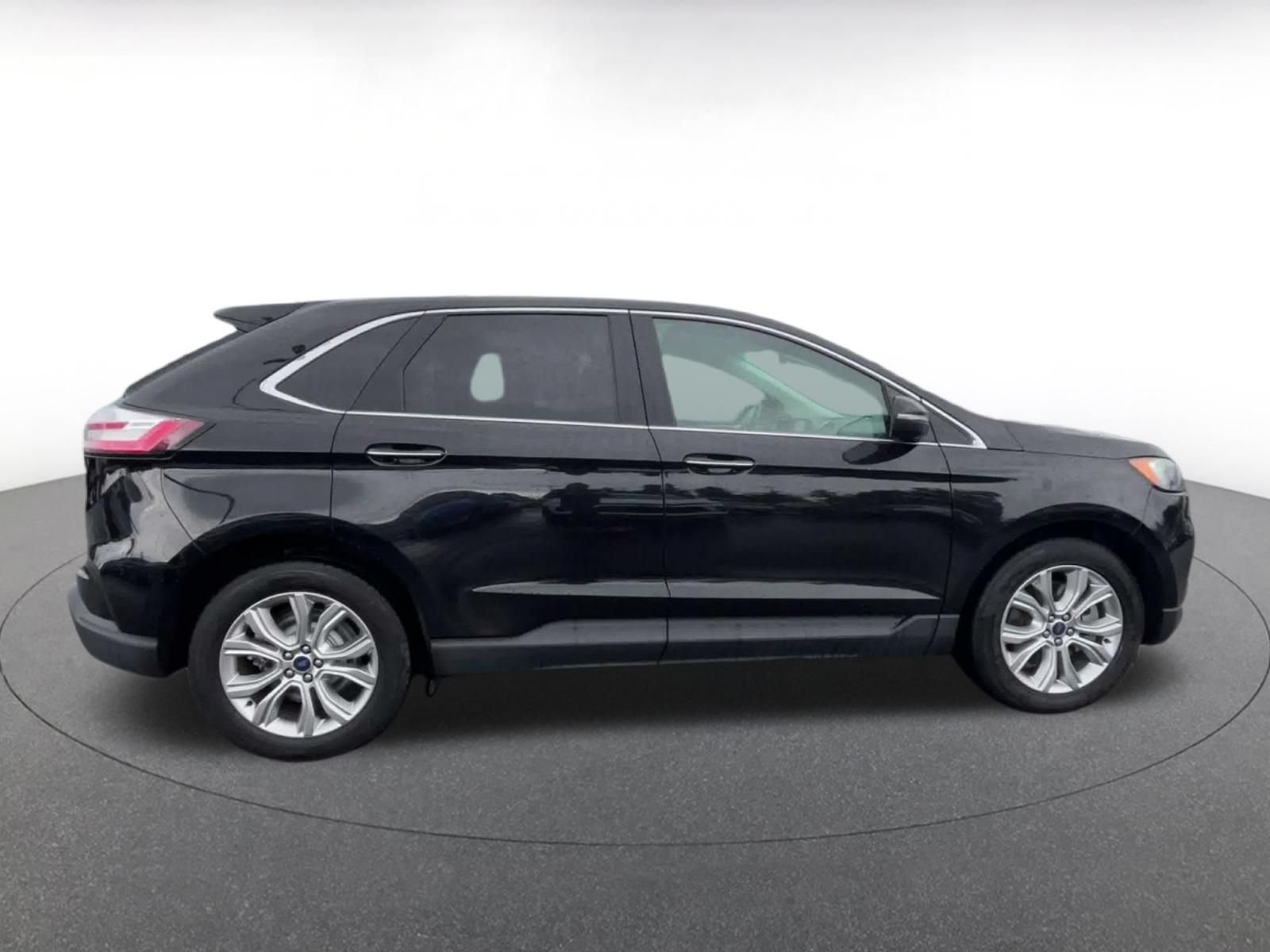 Used 2022 Ford Edge Titanium w/ Equipment Group 301A AWD/4WD image 15