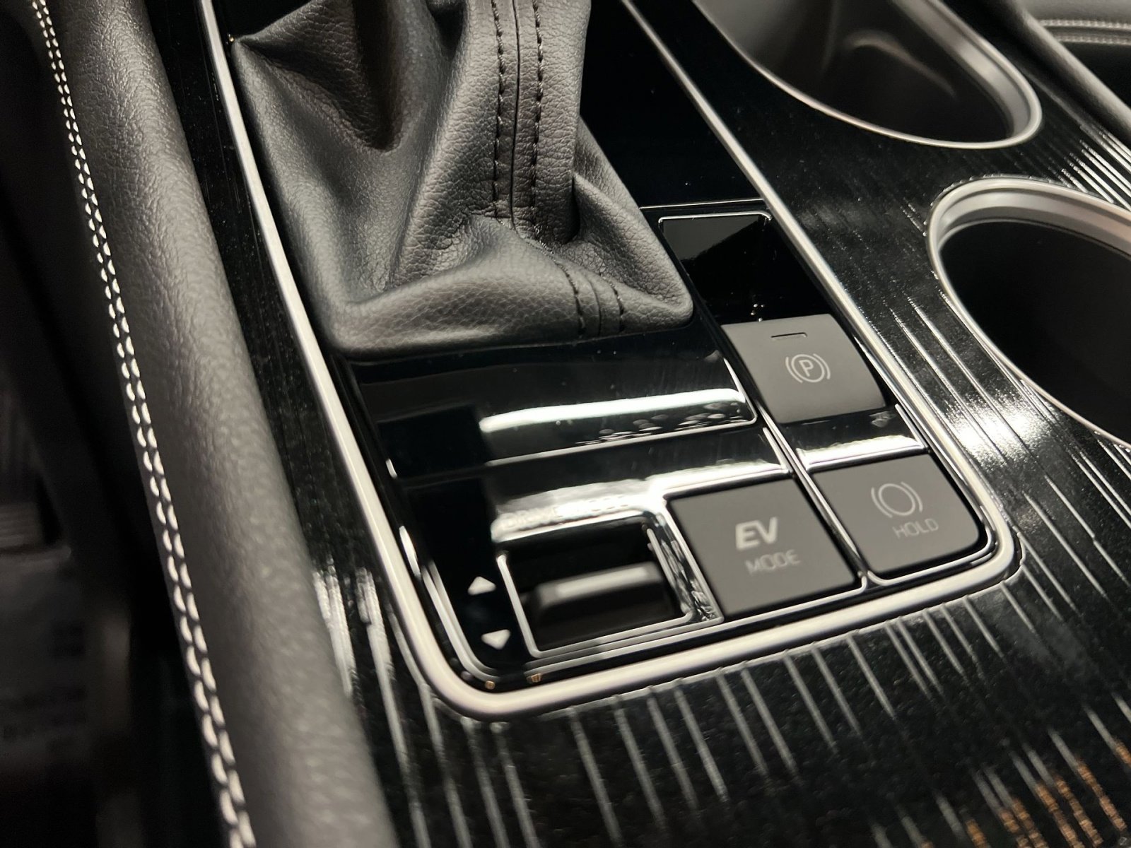 Used 2026 Toyota Sienna XSE image 28