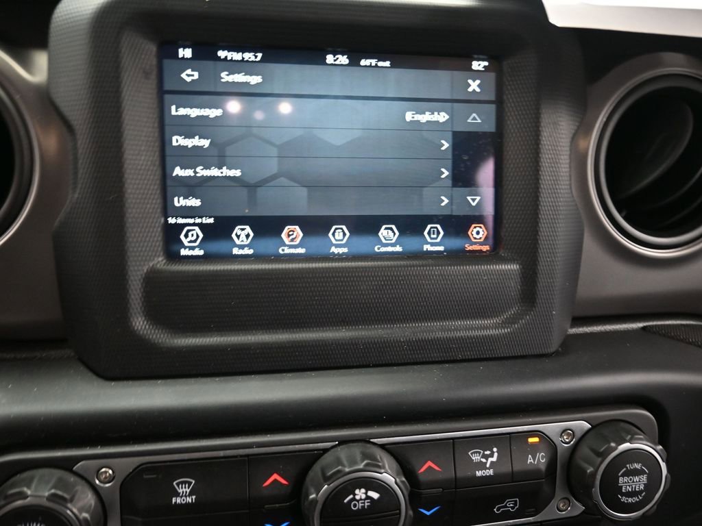 Used 2023 Jeep Gladiator Sport image 10