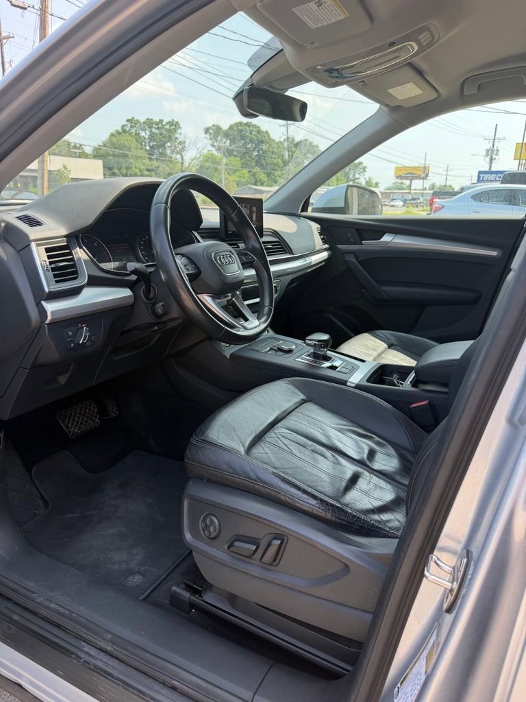 Used 2018 Audi Q5 2.0T Premium w/ Convenience Package AWD/4WD image 12