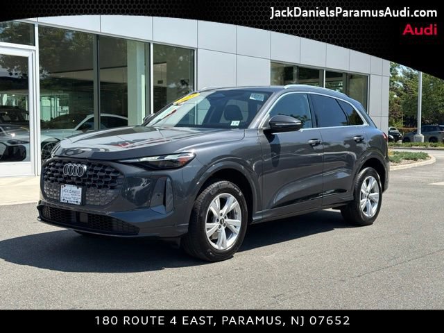 Used 2025 Audi Q5 Premium w/ Convenience Package AWD/4WD image 1