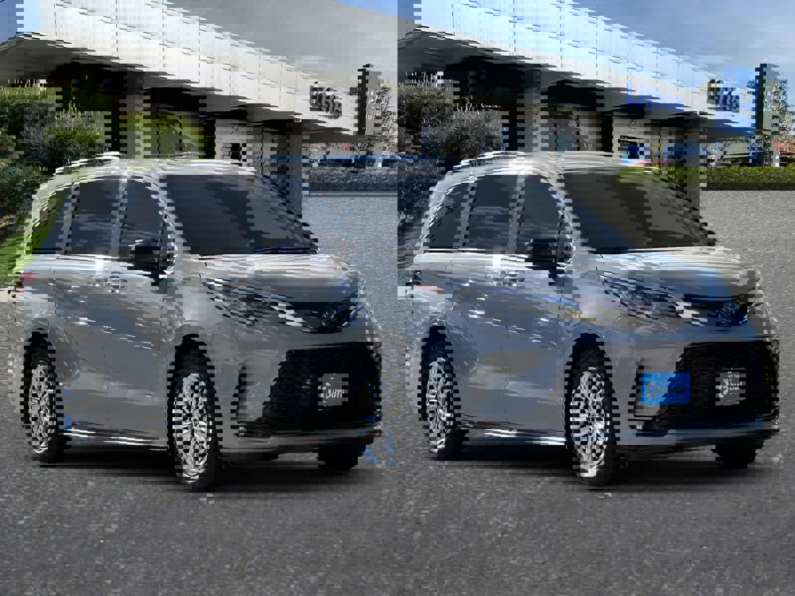 Used 2023 Toyota Sienna XSE w/ XSE Plus Package AWD/4WD image 10