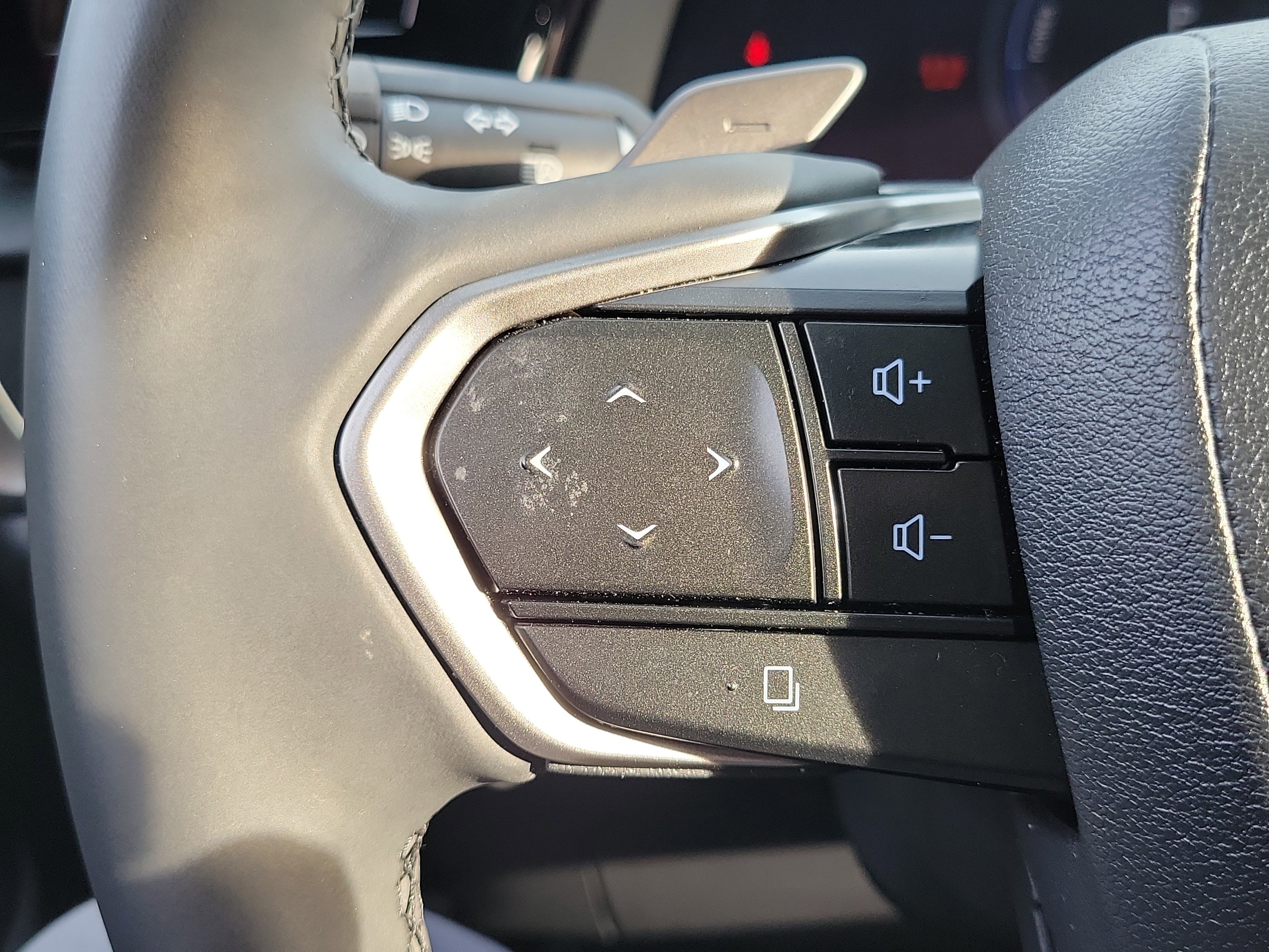 Used 2023 Lexus RZ 450e Premium w/ Technology Package image 7