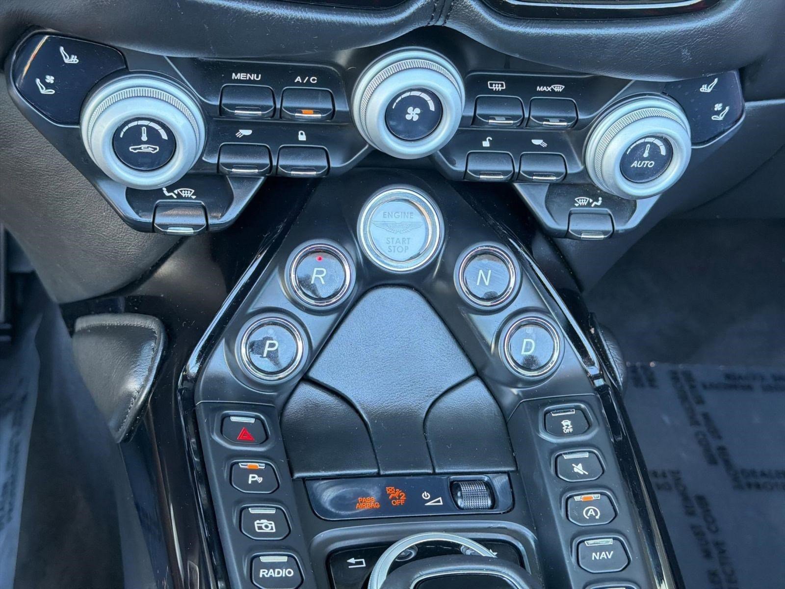 Used 2021 Aston Martin V8 Vantage Roadster RWD image 16