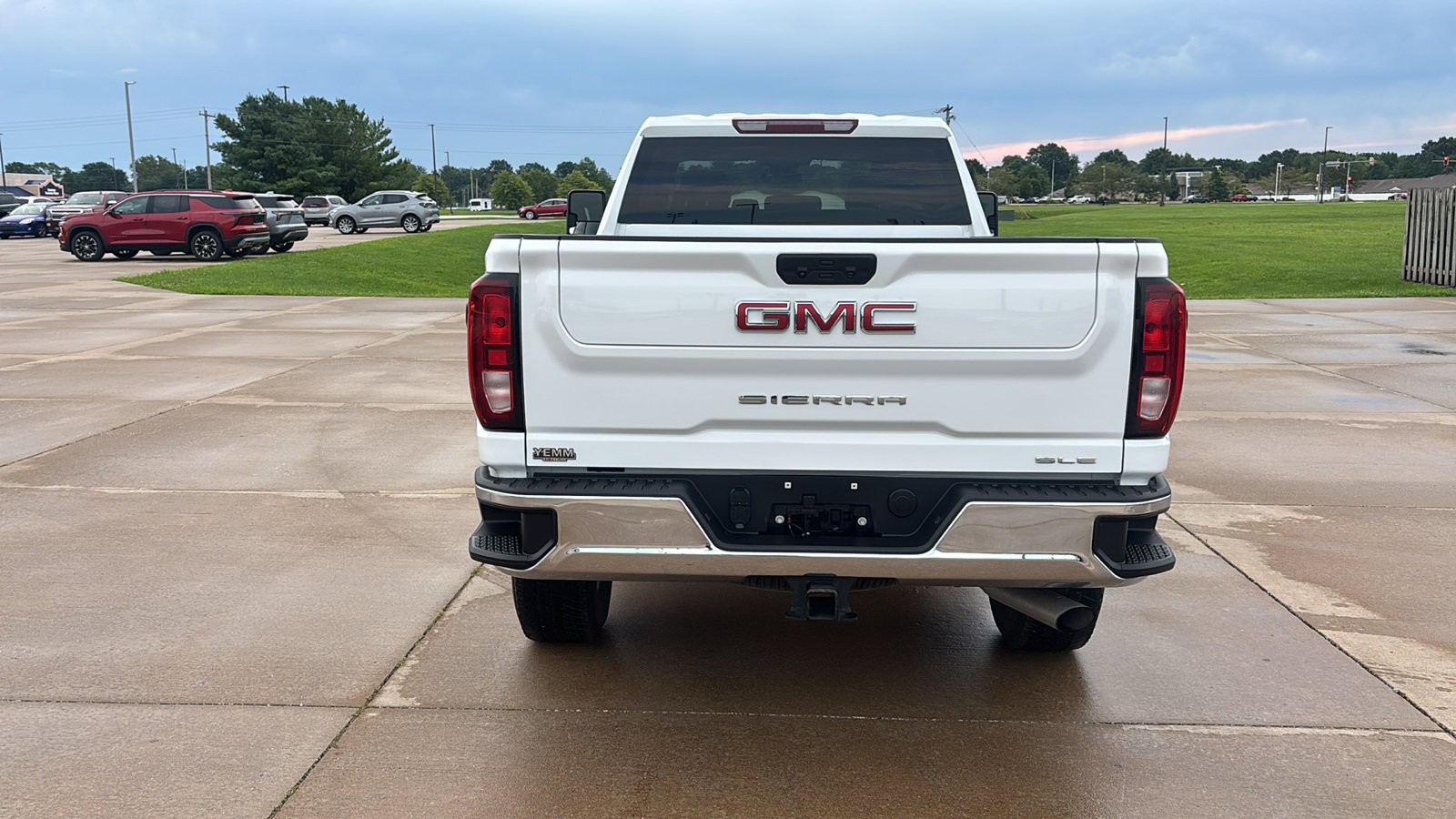 Used 2024 GMC Sierra 3500 SLE w/ SLE Convenience Package image 8