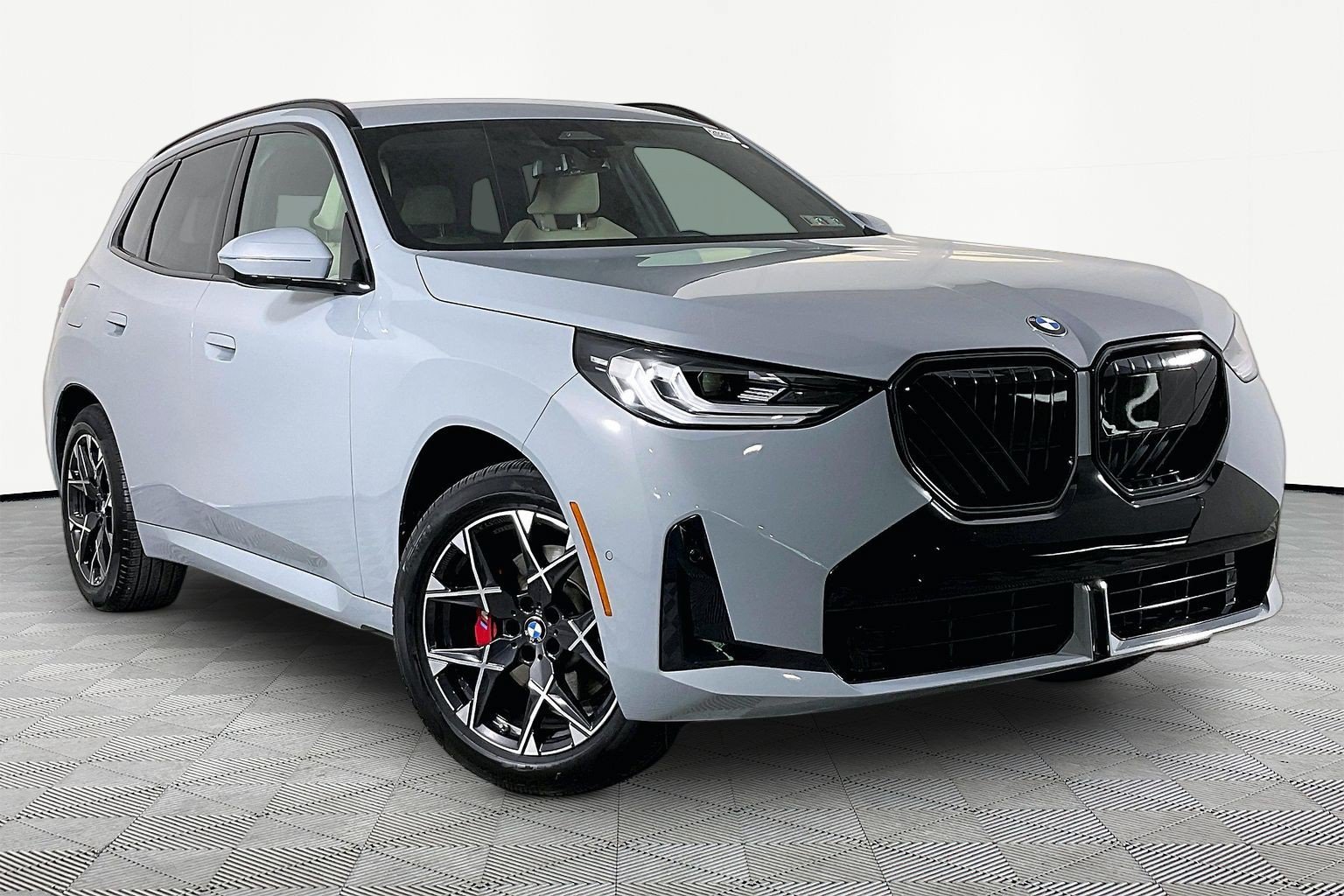 Certified 2026 BMW X3 xDrive30i w/ M Sport Package AWD/4WD image 4