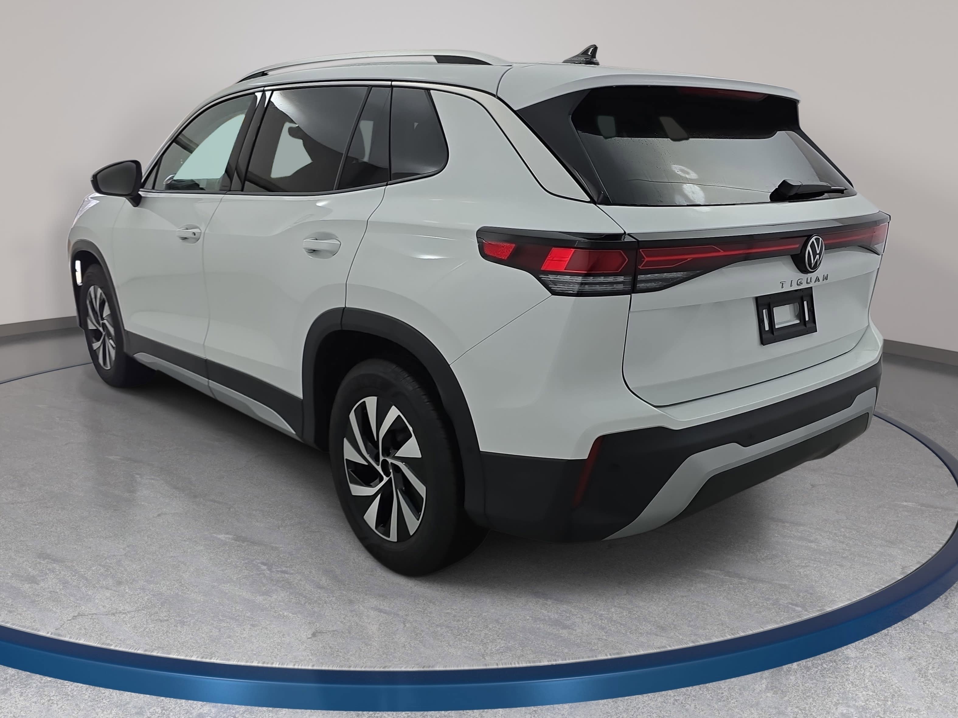 New 2026 Volkswagen Tiguan S image 7