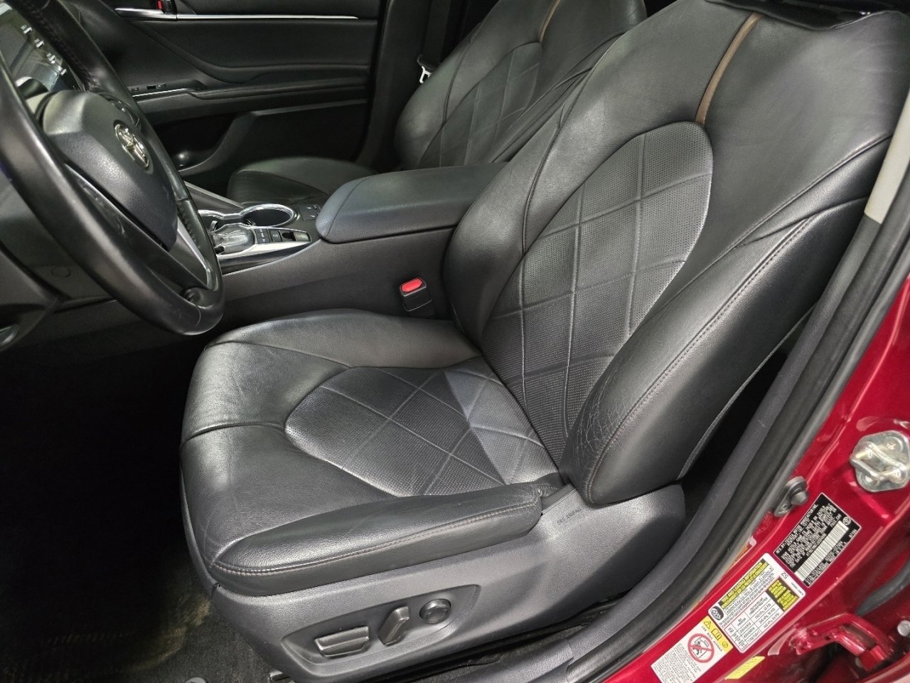 Used 2018 Toyota Camry XLE image 23