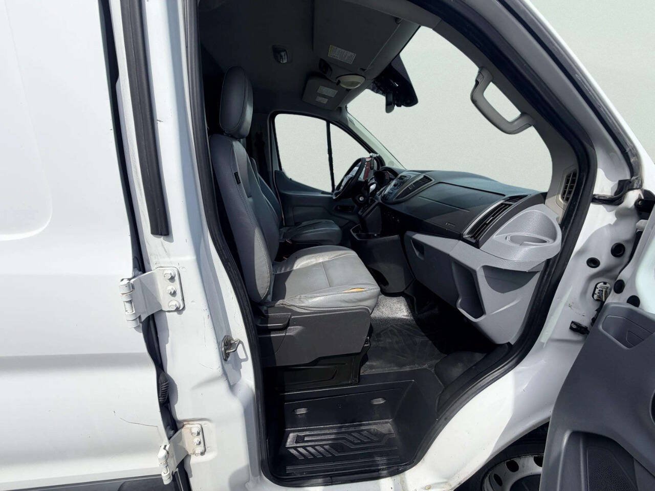 Used 2016 Ford Transit 250 130 Low Roof RWD image 26