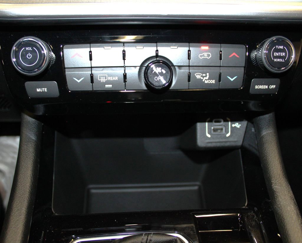 New 2026 Jeep Compass Limited w/ Sun, Sound & Navigation Group image 20