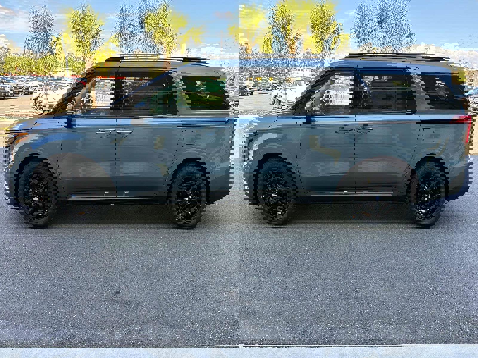 New 2026 Kia Carnival SX w/ SX Dark Edition Package image 6