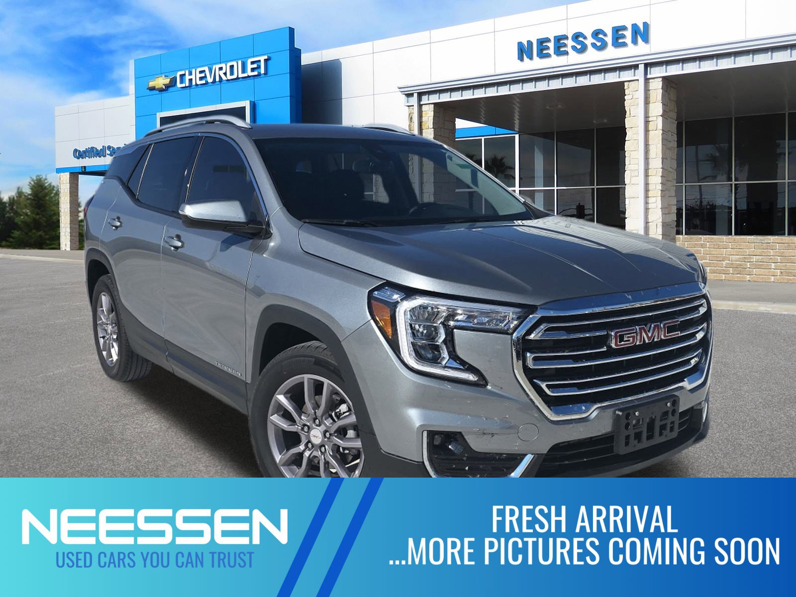 Used 2024 GMC Terrain SLT