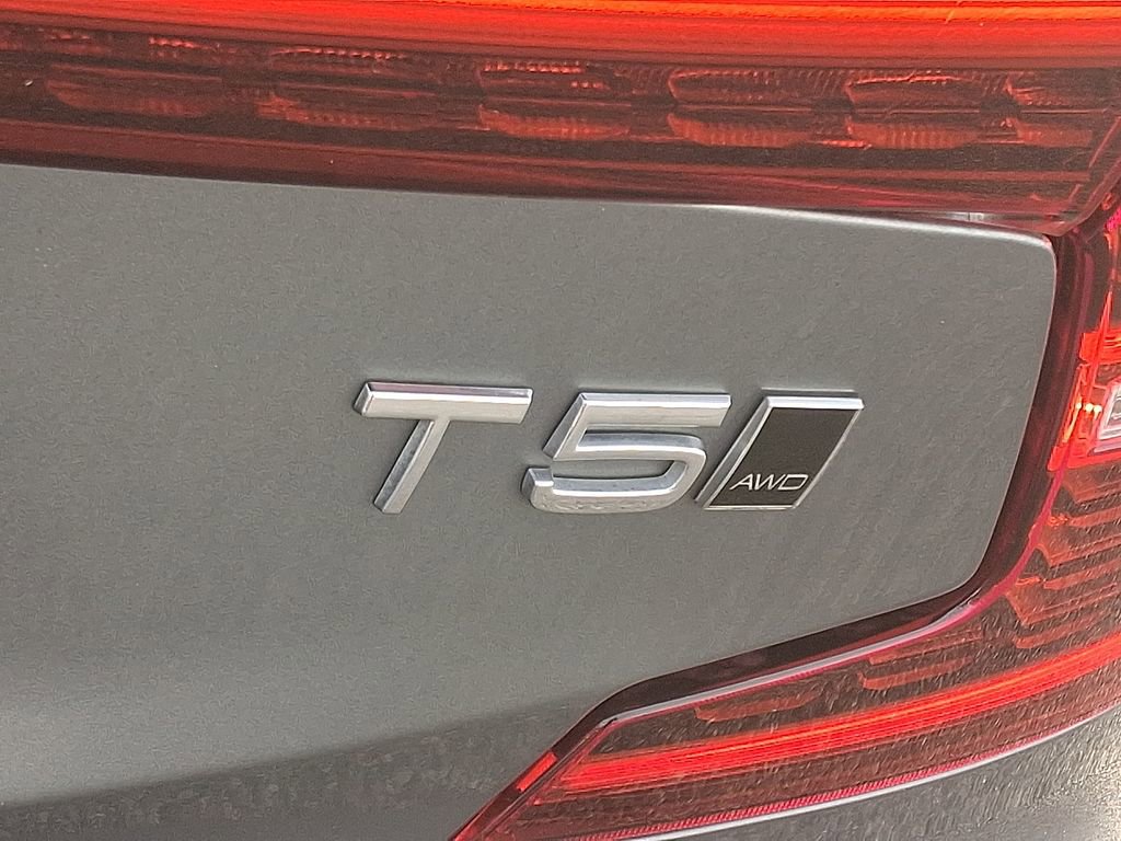 Used 2021 Volvo S60 T5 Inscription image 30