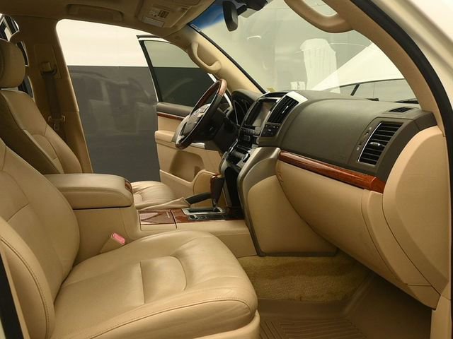 Used 2013 Toyota Land Cruiser image 16