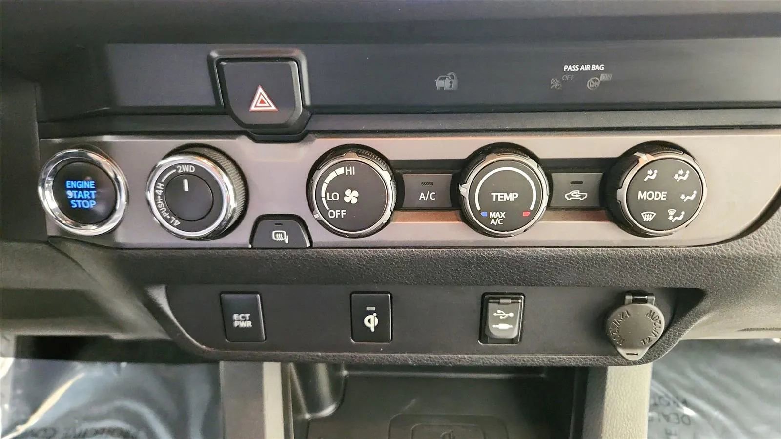 Used 2019 Toyota Tacoma TRD Sport image 30