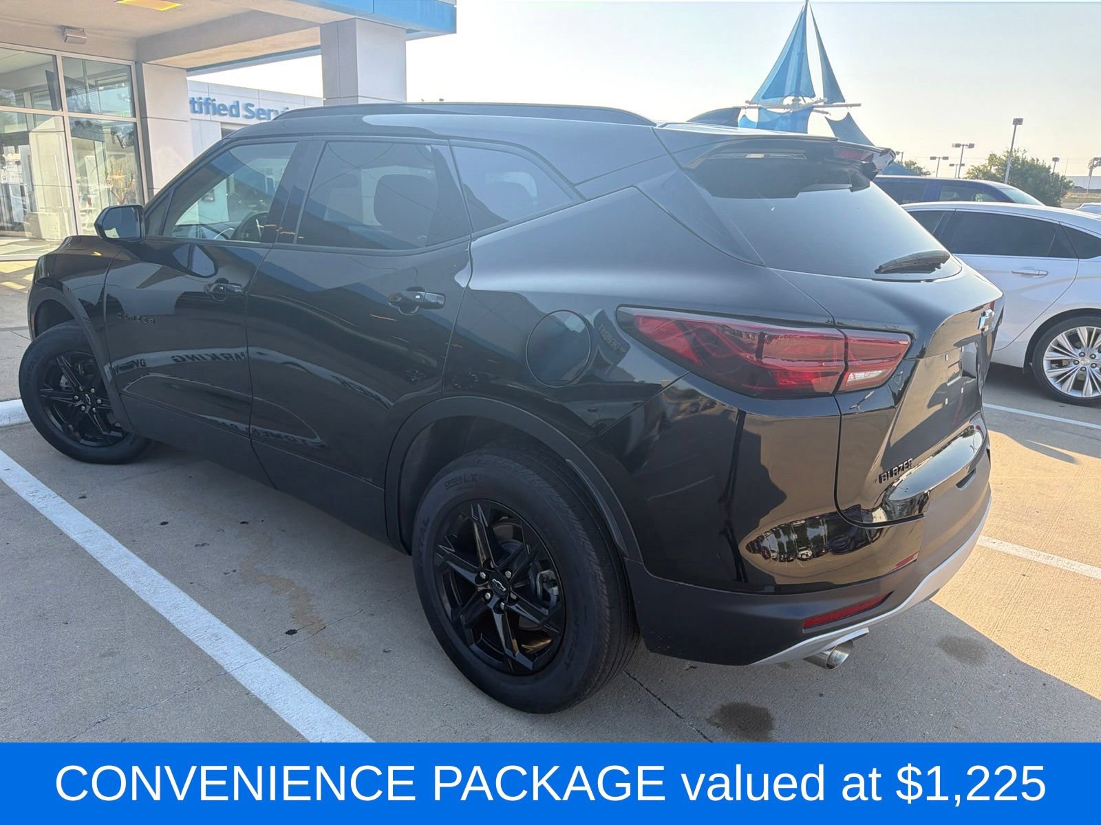 Used 2024 Chevrolet Blazer LT w/ Convenience Package FWD image 3