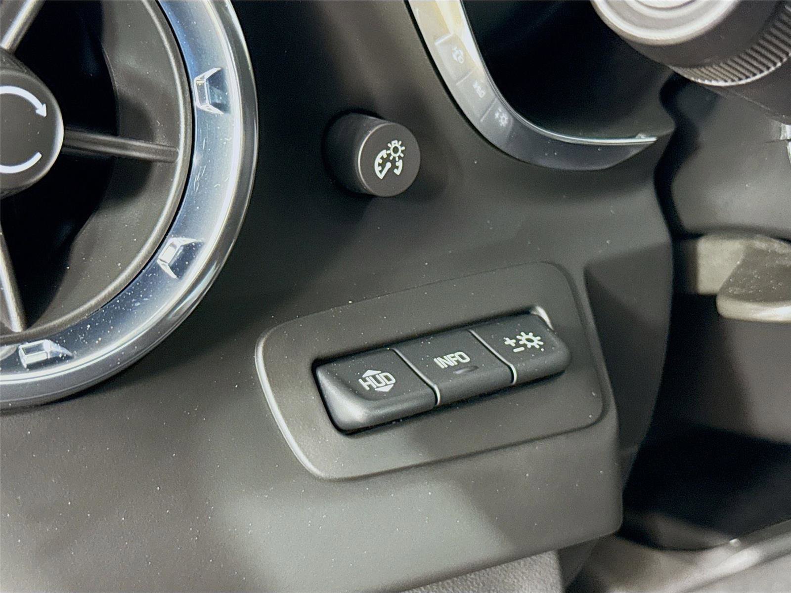 Used 2019 Chevrolet Camaro ZL1 image 12