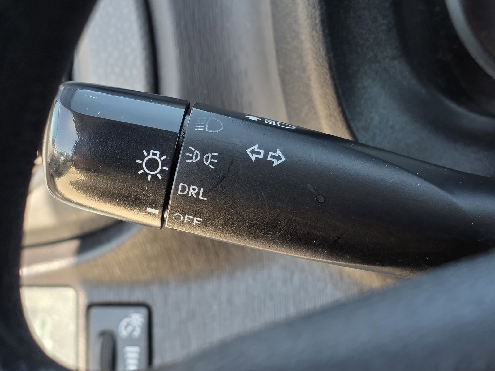 Used 2014 Toyota Yaris L image 27