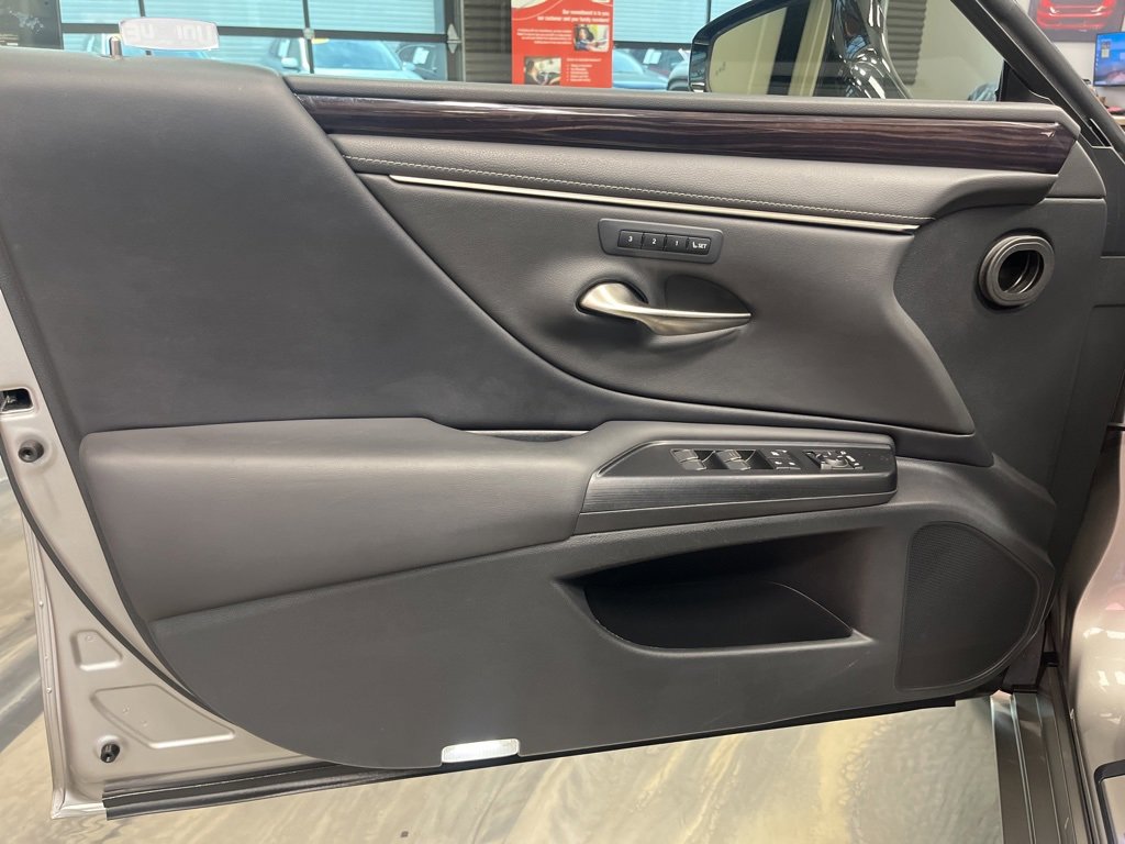 Used 2021 Lexus ES 350 w/ Premium Package image 40