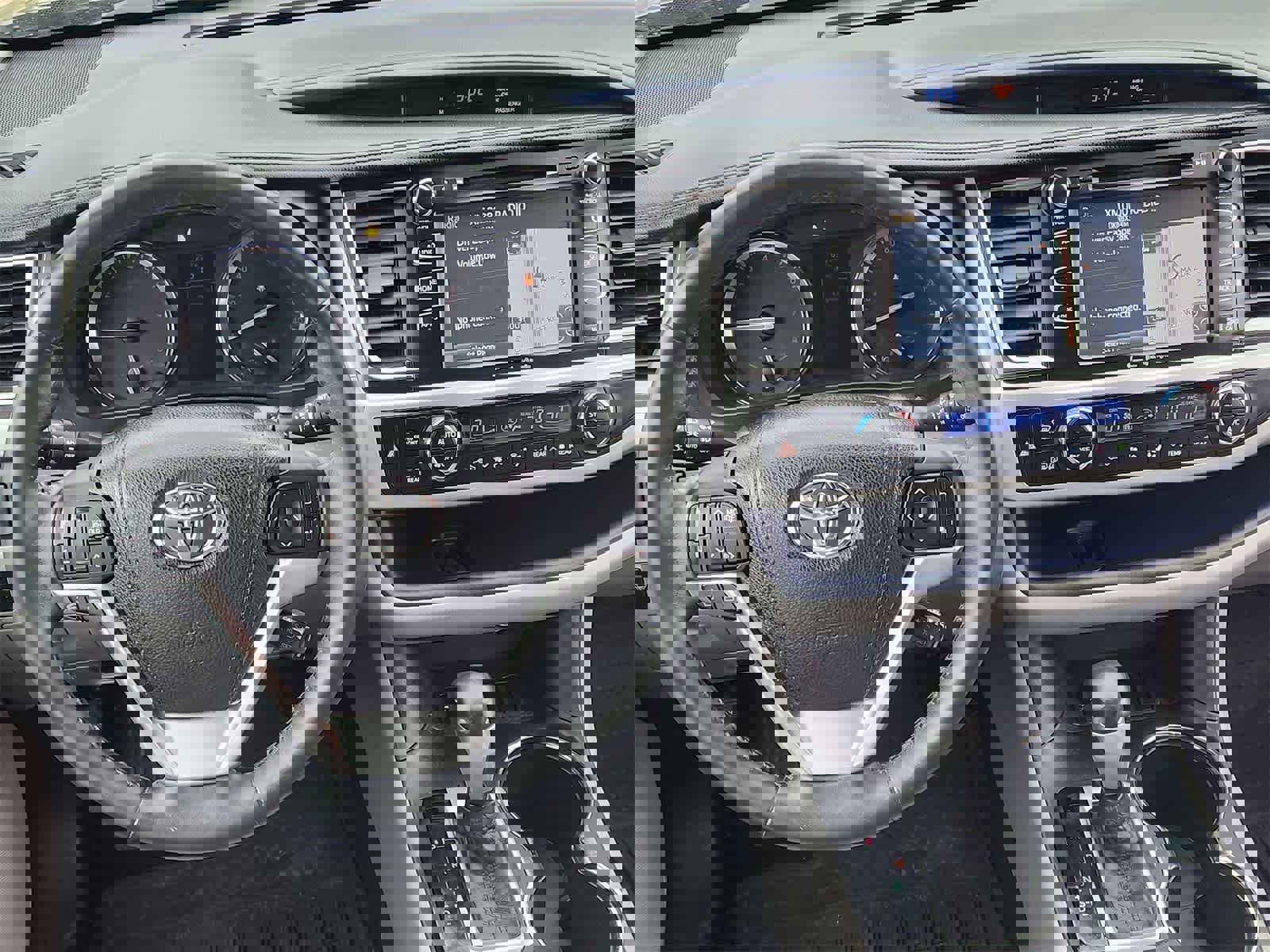 Used 2016 Toyota Highlander XLE image 27