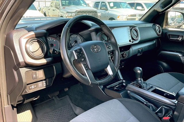 Used 2020 Toyota Tacoma TRD Sport image 13
