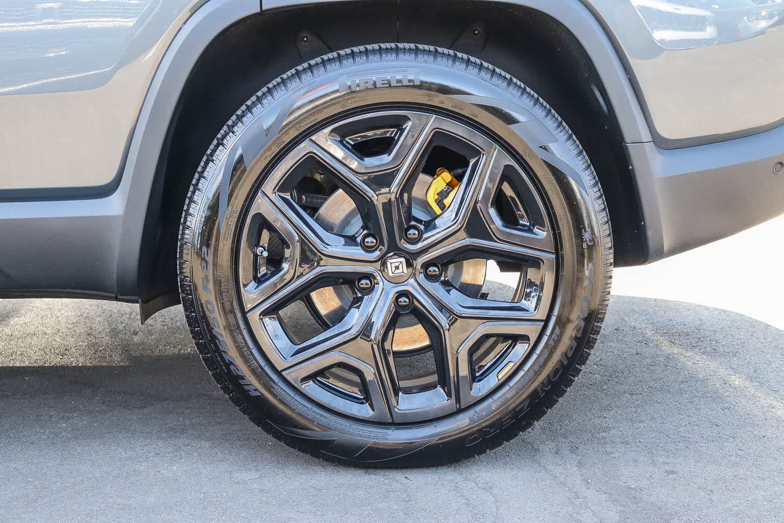 Used 2023 Rivian R1S Launch Edition AWD/4WD image 11