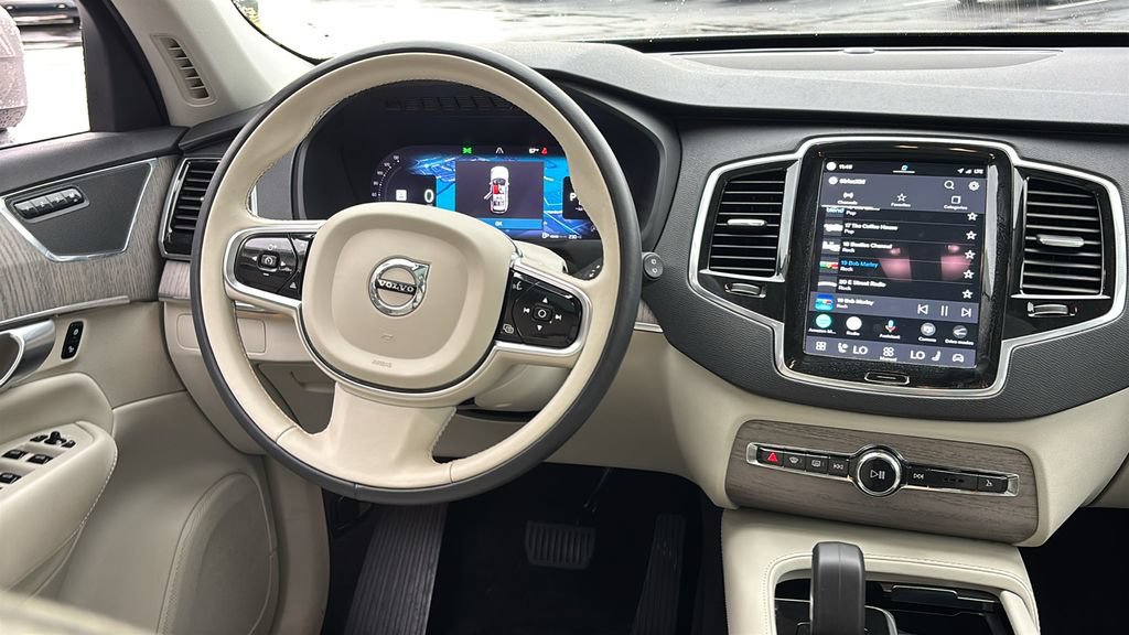 Certified 2024 Volvo XC90 B6 Plus AWD/4WD image 7