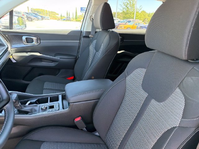 New 2026 Kia Sorento LX FWD image 16