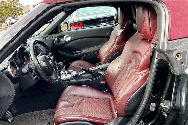 Used 2010 Nissan 370Z Touring image 17