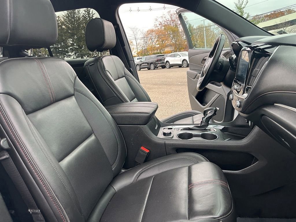 Used 2023 Chevrolet Traverse RS image 70
