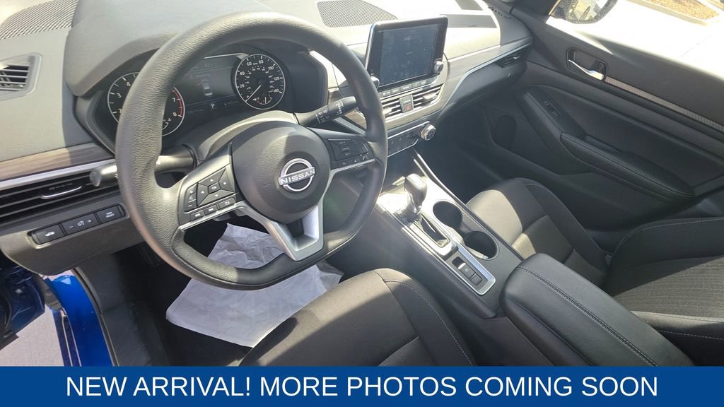 Used 2025 Nissan Altima 2.5 SV image 12