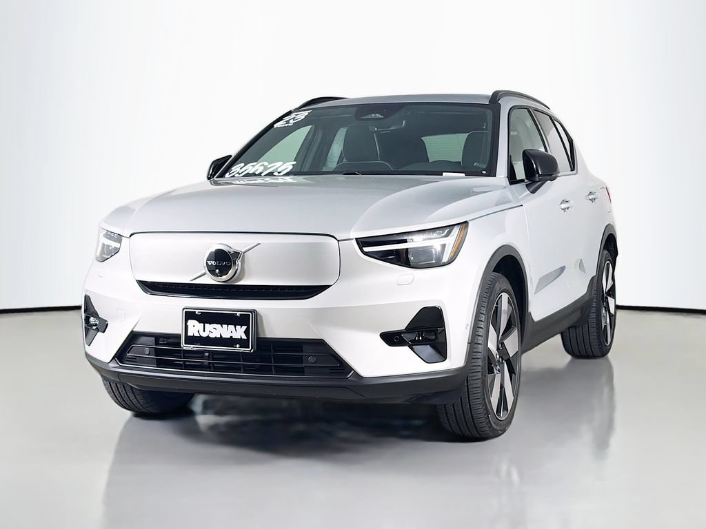 Used 2023 Volvo XC40 Recharge Ultimate w/ Protection Package Premier AWD/4WD image 3