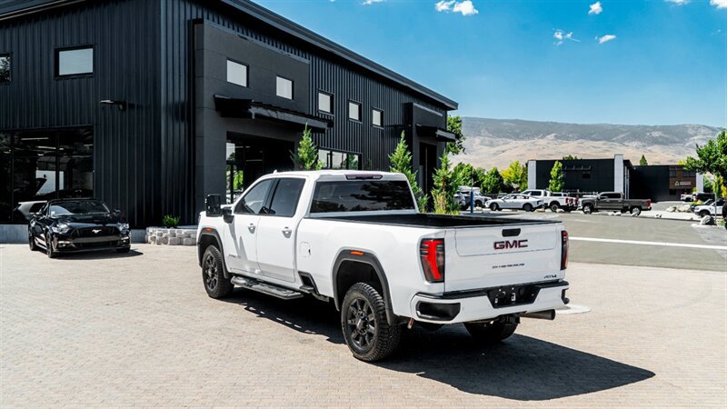 Used 2024 GMC Sierra 2500 AT4 AWD/4WD image 8