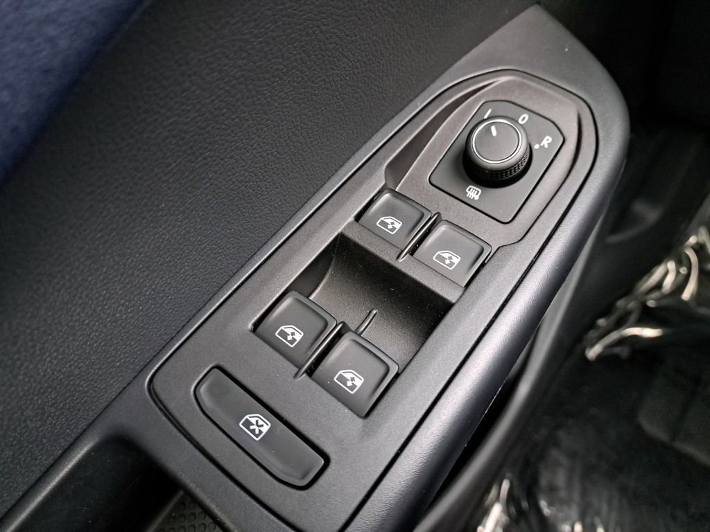 New 2025 Volkswagen Taos SEL image 27